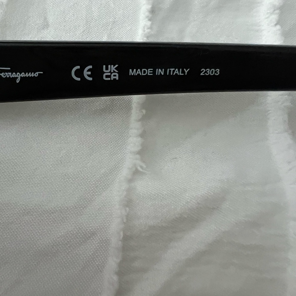 BRAND NEW! Ferragamo Sunglasses made in Italy - Picture 7 of 8
